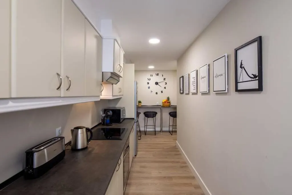 Stunning Apartment Next To Puerto Banus Marbella
